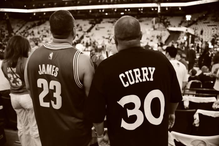 steph-curry-lebron-jamesX159675_TK1_0289.jpg